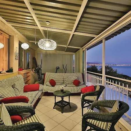 Feriehus Amazing In Seget Donji With Kitchen Trogir