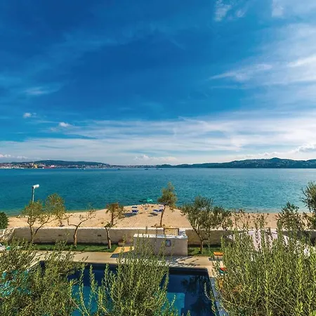 Amazing In Seget Donji With Kitchen * Trogir