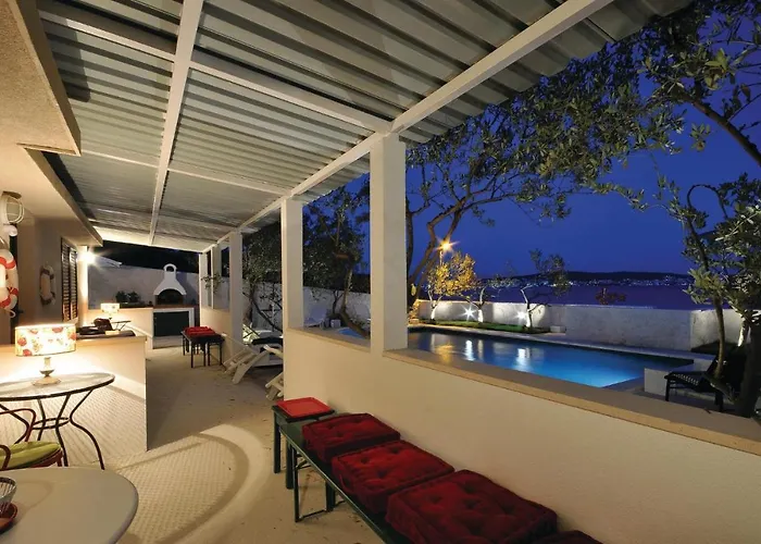 Amazing In Seget Donji With Kitchen בית נופש *