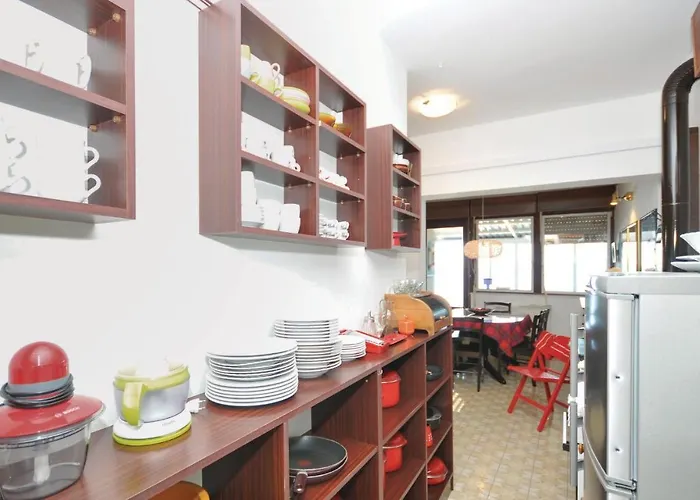 Amazing In Seget Donji With Kitchen בית נופש *