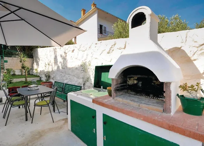 Amazing In Seget Donji With Kitchen * טרוגיר