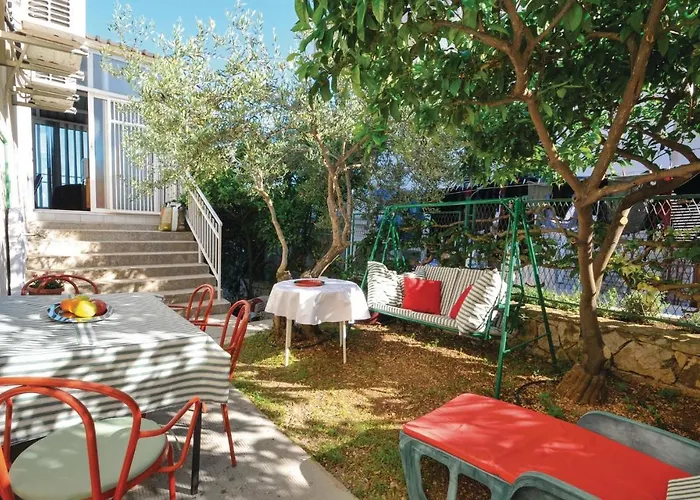 Amazing In Seget Donji With Kitchen * טרוגיר