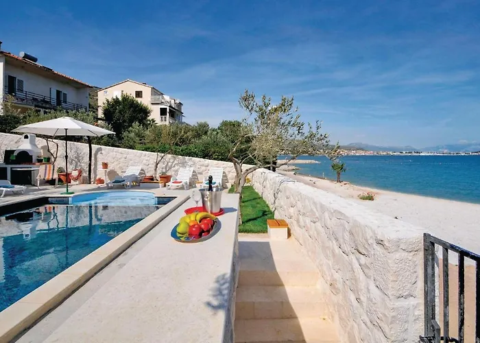 בית נופש Amazing In Seget Donji With Kitchen