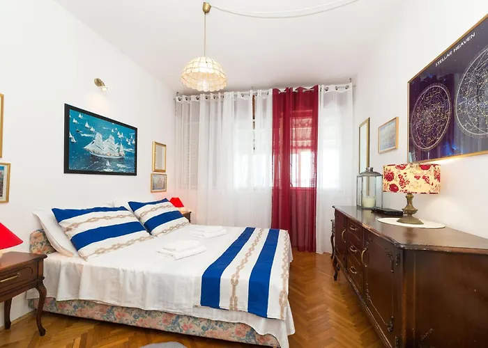 Amazing In Seget Donji With Kitchen בית נופש *