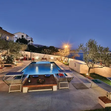 Amazing In Seget Donji With Kitchen *