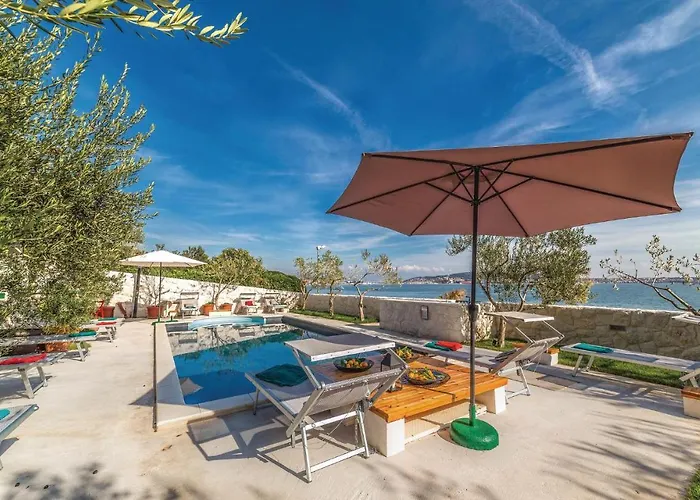 Amazing In Seget Donji With Kitchen *