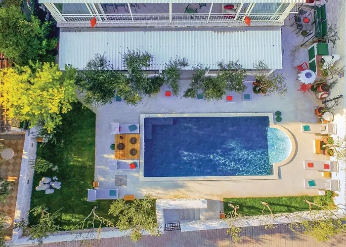 Hébergement de vacances Amazing In Seget Donji With Kitchen