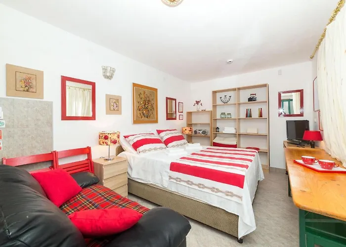 Amazing In Seget Donji With Kitchen *