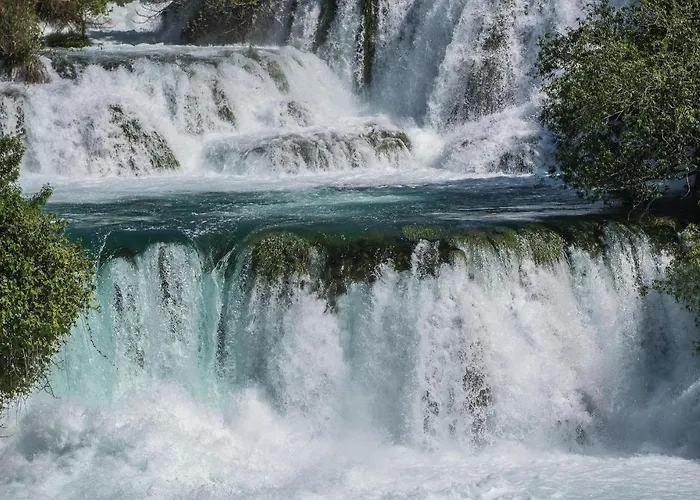 Amazing In Seget Donji With Kitchen Prázdninový dům