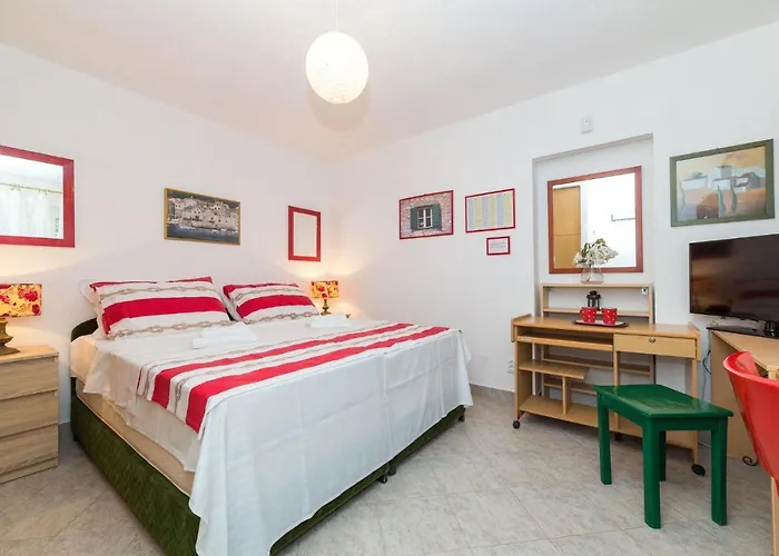 Amazing In Seget Donji With Kitchen