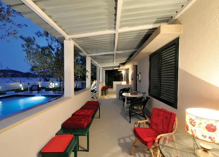 Amazing In Seget Donji With Kitchen * Trogir