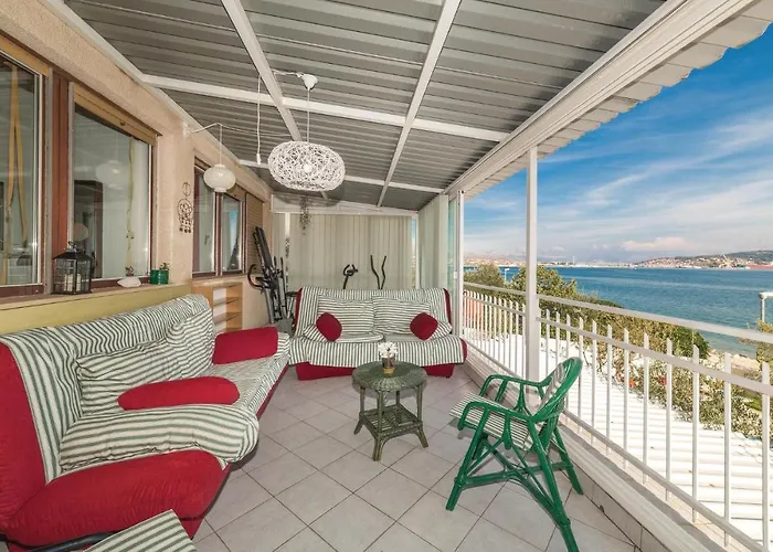 Amazing In Seget Donji With Kitchen Prázdninový dům *