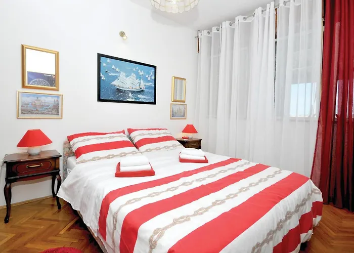 Amazing In Seget Donji With Kitchen