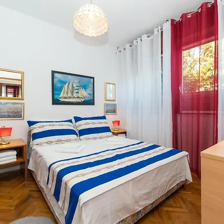 בית נופש Amazing In Seget Donji With Kitchen