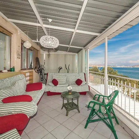 Amazing In Seget Donji With Kitchen בית נופש *