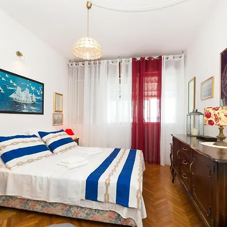 Amazing In Seget Donji With Kitchen בית נופש *